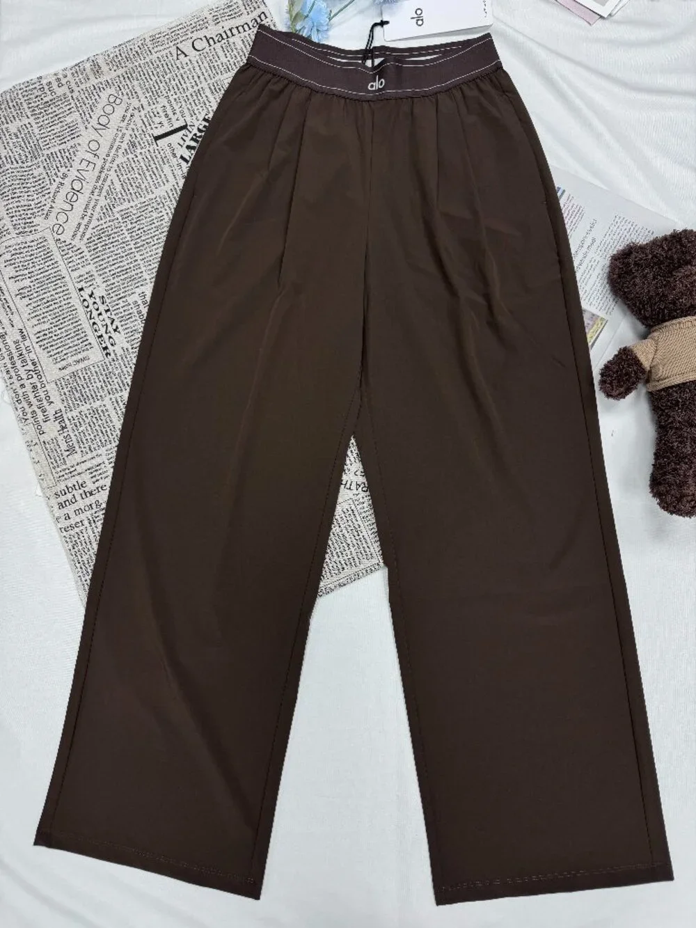 NWT Alo Yoga Espresso High Rise Wide Le Suit Up Pants 🤎 Athleisure (30